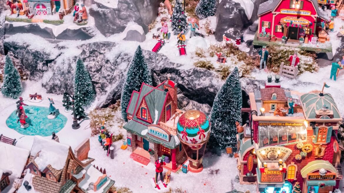 27 Houses For a Christmas Village By Lemax & Dept. 56 